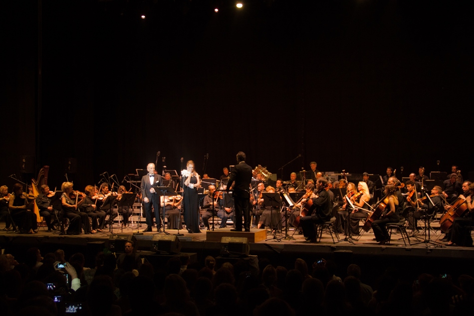 La Orquesta Filarmónica de Málga, Josep Carreras y Ainhoa Arteta. Fotografía: Daniel García